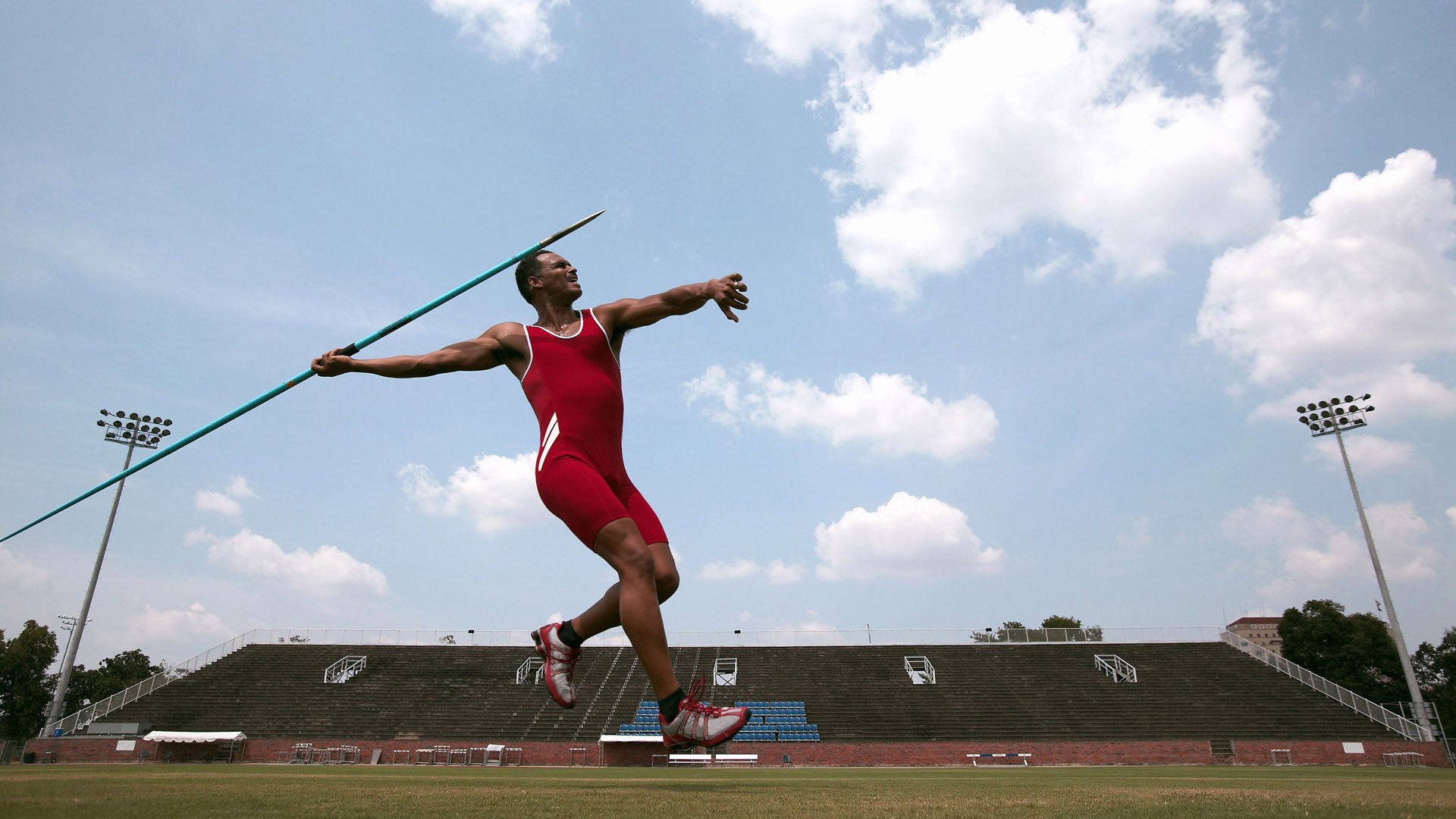 外援依赖是否削弱了本土球员成长，外援新规